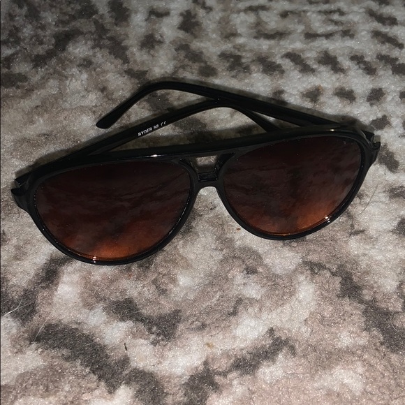 7 SUNGLASSES 😎 - Picture 6 of 8